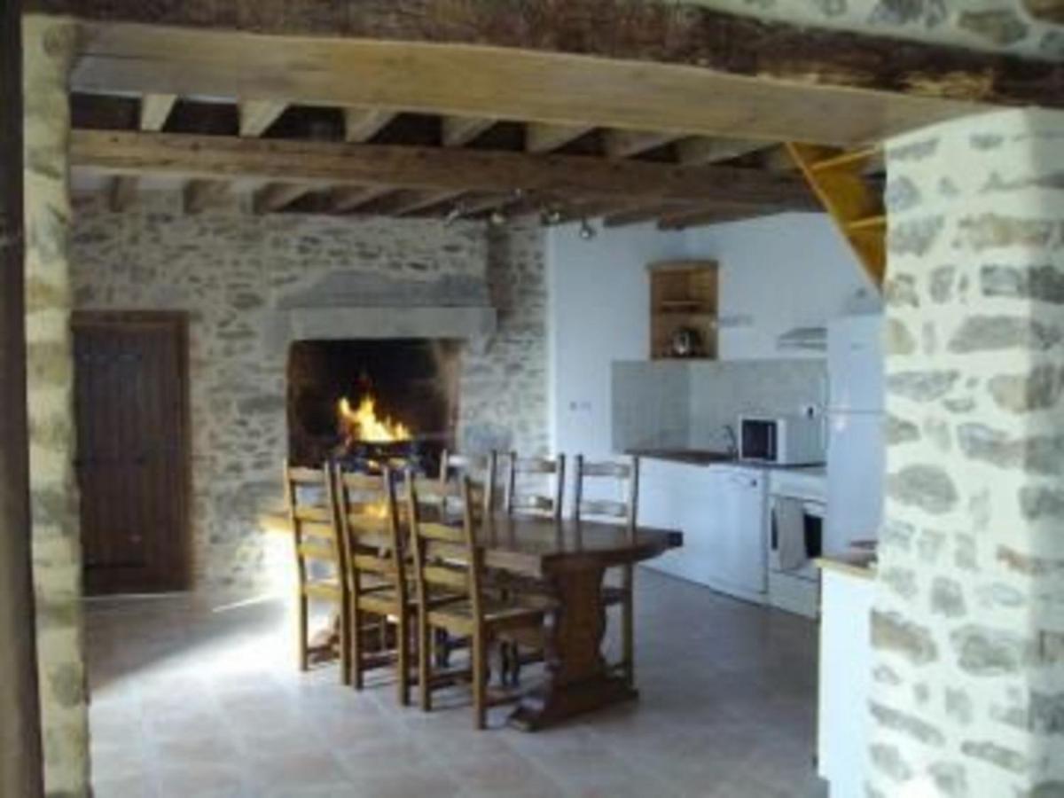 Gite De Charme Renove Avec Cheminee, Terrasse Et Proche Randonnees - Capacite 13 Pers. - Fr-1-410-179 Saint-Léonard-des-Bois Dış mekan fotoğraf
