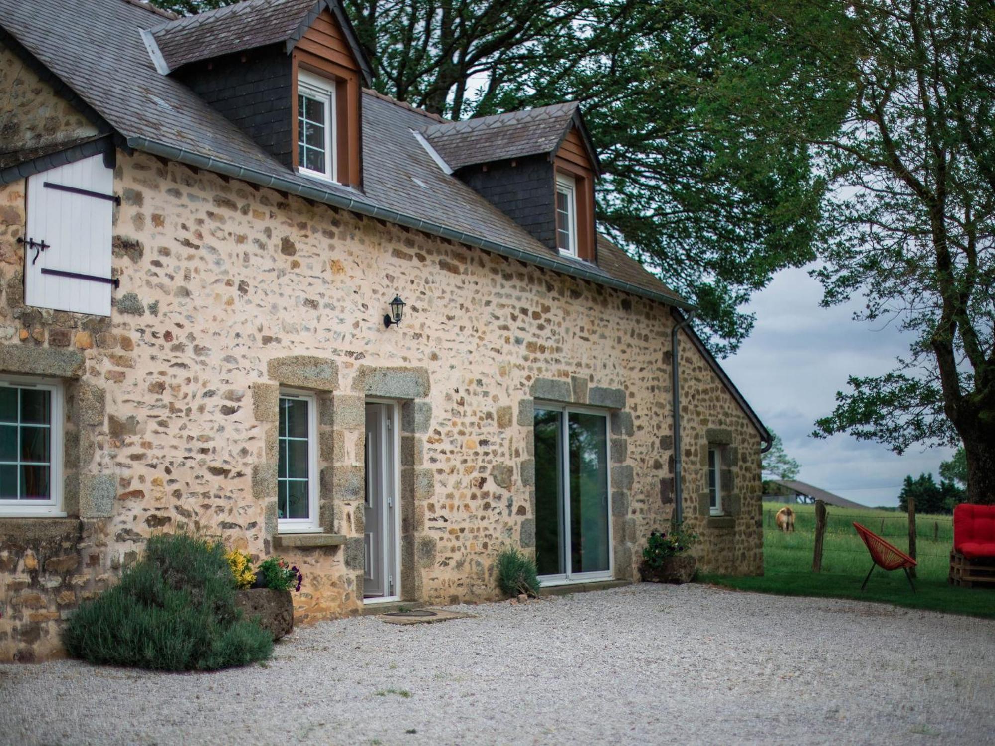 Gite De Charme Renove Avec Cheminee, Terrasse Et Proche Randonnees - Capacite 13 Pers. - Fr-1-410-179 Saint-Léonard-des-Bois Dış mekan fotoğraf