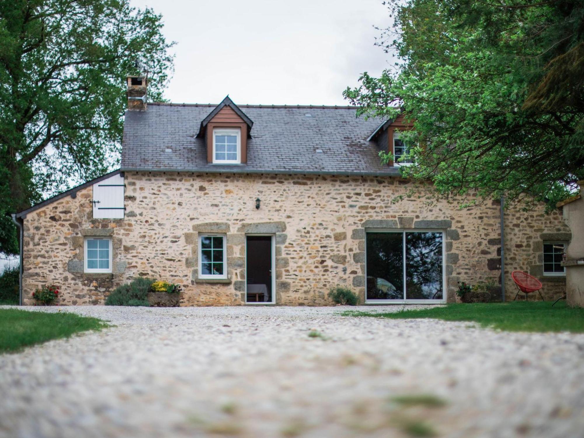 Gite De Charme Renove Avec Cheminee, Terrasse Et Proche Randonnees - Capacite 13 Pers. - Fr-1-410-179 Saint-Léonard-des-Bois Dış mekan fotoğraf