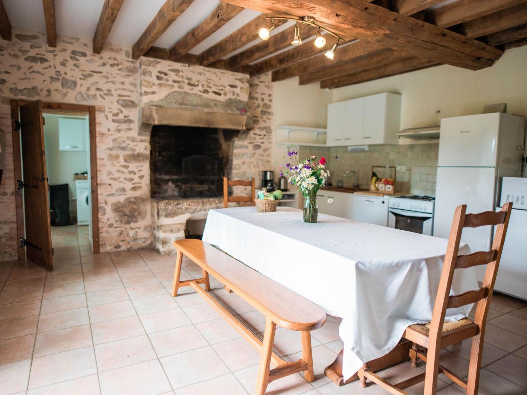 Gite De Charme Renove Avec Cheminee, Terrasse Et Proche Randonnees - Capacite 13 Pers. - Fr-1-410-179 Saint-Léonard-des-Bois Dış mekan fotoğraf